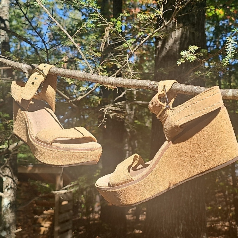 Clarks Suede Platform Sandals Size 9